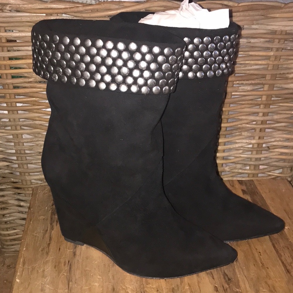 ****SOLD**** Ella Moss Real Suede (VERY soft suede), size 7, $150 OBO